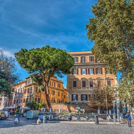 Guest House O Affittacamere La Civetta Di Trastevere B Rome Luaran gambar