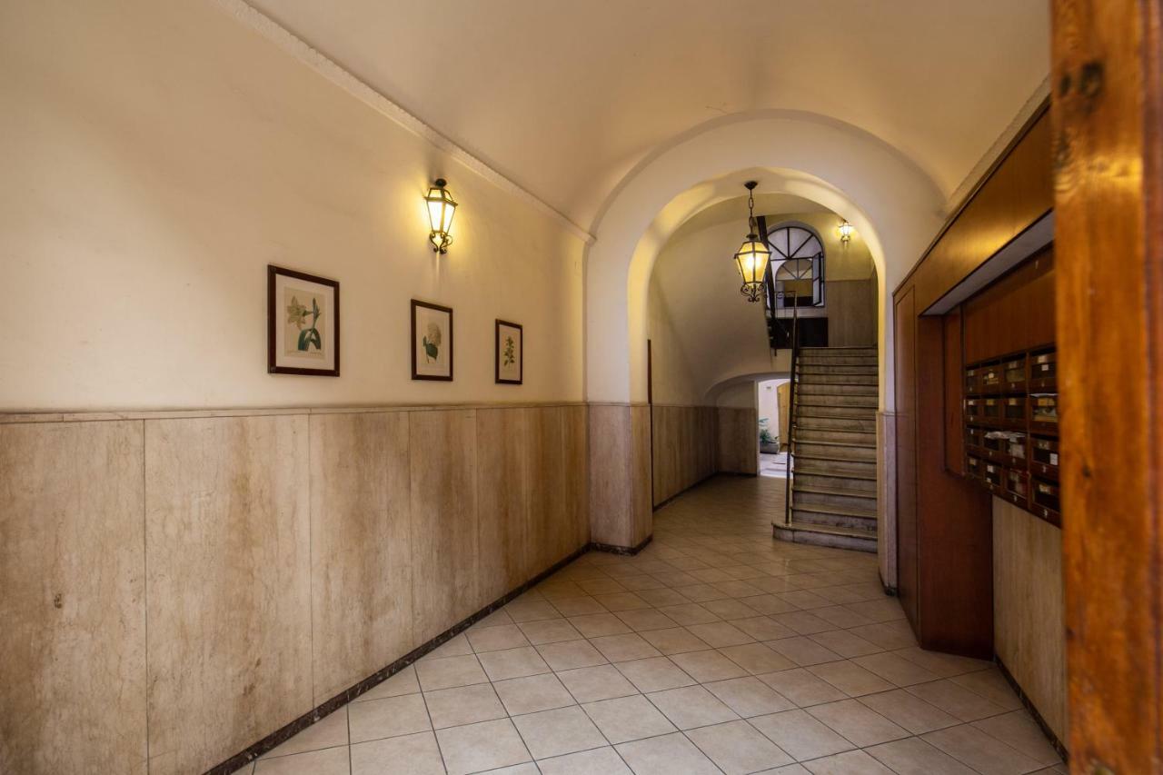 Guest House O Affittacamere La Civetta Di Trastevere B Rome Luaran gambar