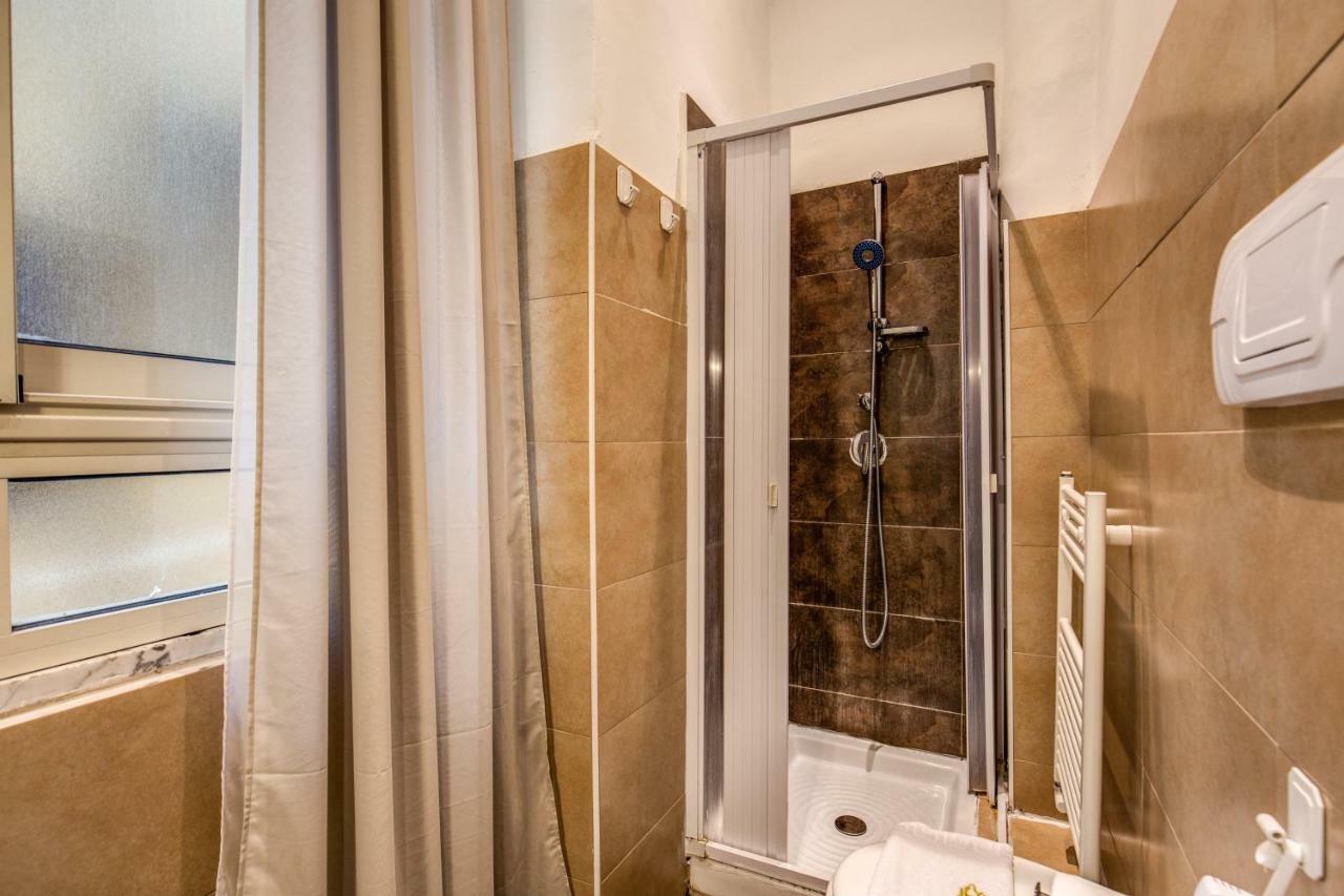Guest House O Affittacamere La Civetta Di Trastevere B Rome Luaran gambar