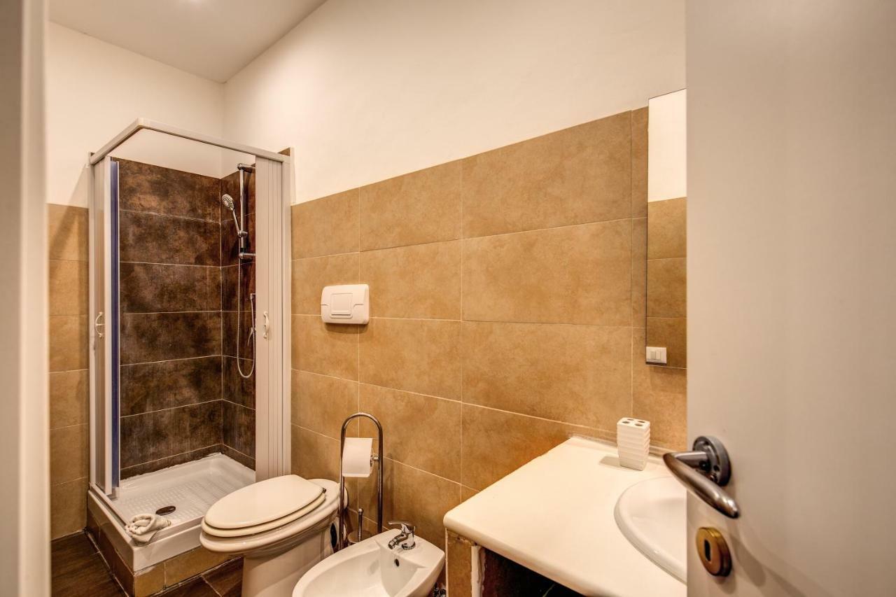 Guest House O Affittacamere La Civetta Di Trastevere B Rome Luaran gambar